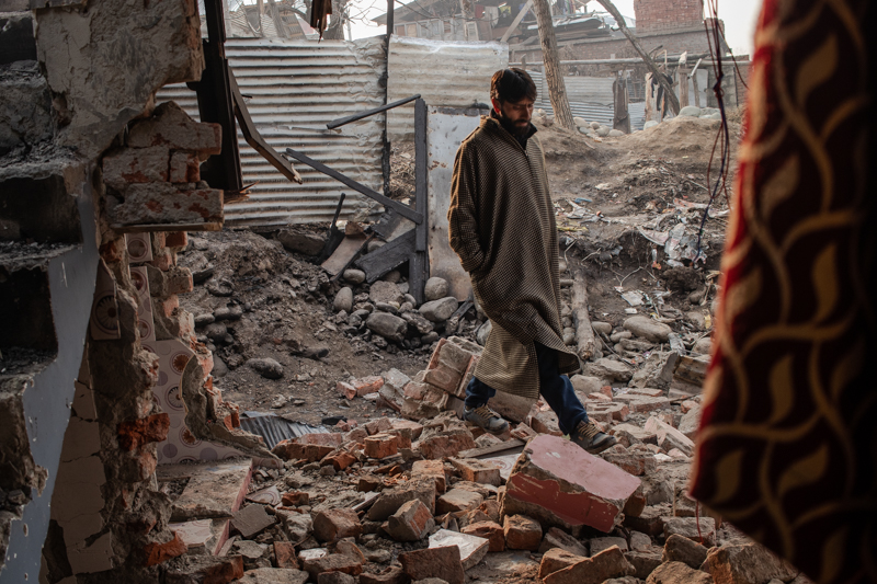 On the Appropriation and Depoliticisation of the Pheran — by A. Makbool and Neelofar Gooroo